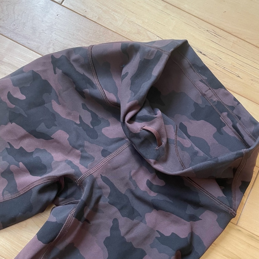Lululemon Wunder Train sz 4
